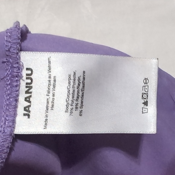 Jaanuu Lavender Purple Short Sleeve Vneck Scrub Top Size Extra Small - Picture 4 of 5